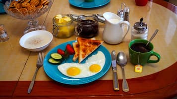 Family Double Room | Iron/ironing board, free WiFi