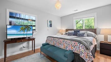 4 chambres, bureau, fer et planche Ă repasser, lit parapluie