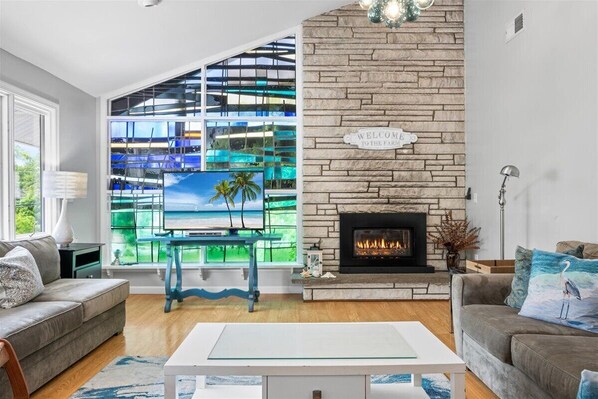 Smart-TV, peis, videospill og DVD-spiller