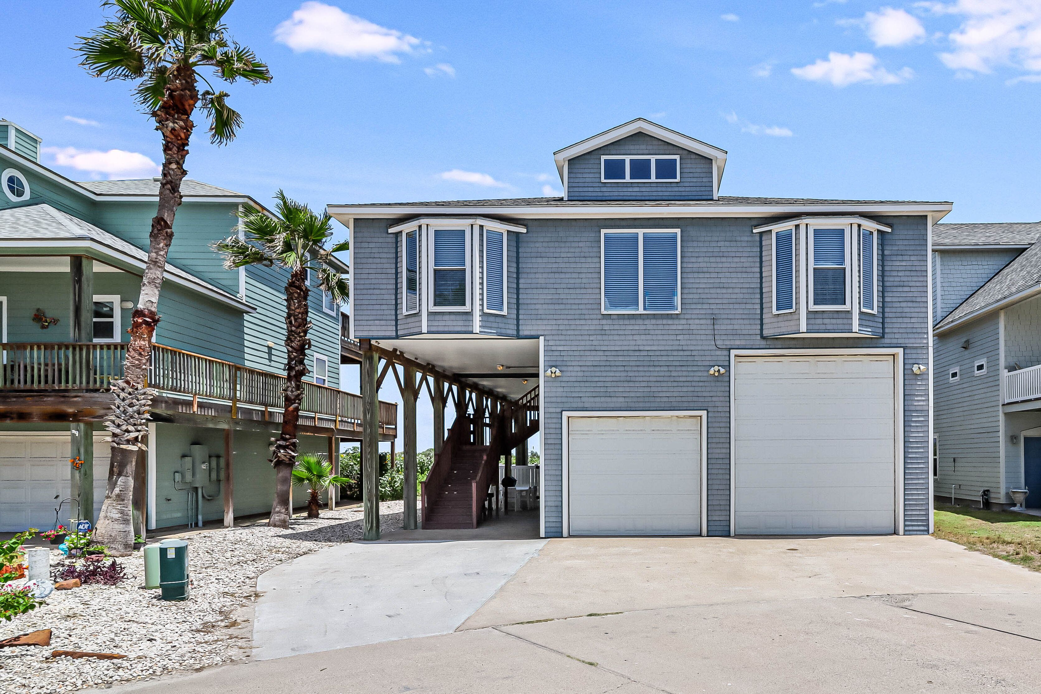Beachfront & FABULOUS! Refreshing Private Pool! Sleeps 12!