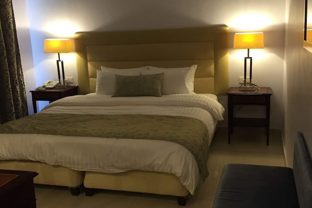 premium bedding, in-room safe, desk, blackout curtains