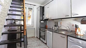 Familielejlighed - 2 soveværelser | Privat køkken | Køleskab, ovn, kogeplade, opvaskemaskine