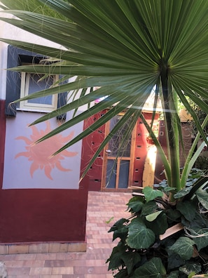 Apartamento Gallery, 2 camas individuales | Escritorio, sistema de insonorización, wifi gratis y ropa de cama