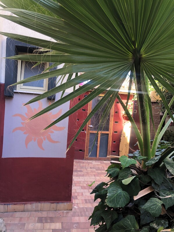 風格公寓, 2 張單人床 | 書桌、隔音、免費無線上網、床單