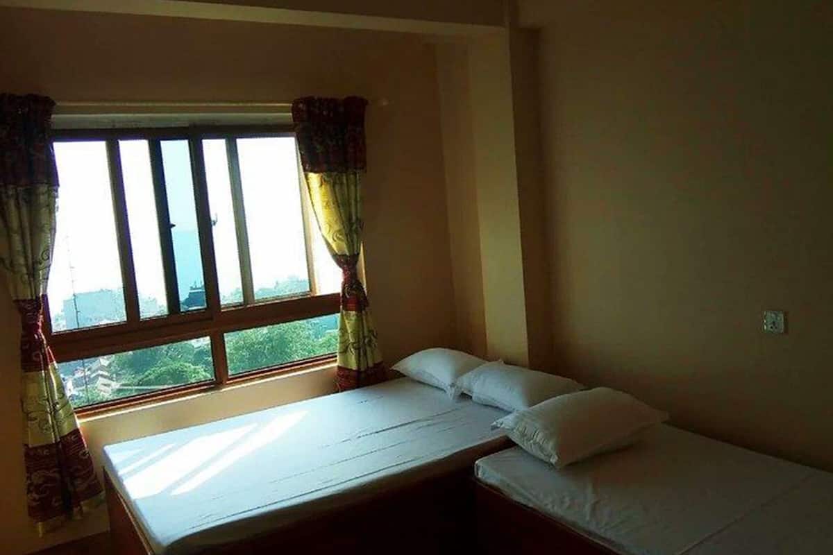 Basic Twin Room | Desk, free WiFi, bed sheets