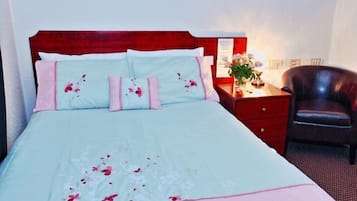 Quarto casal standard, suíte | Roupas de cama antialérgicas, Wi-Fi de cortesia, roupa de cama