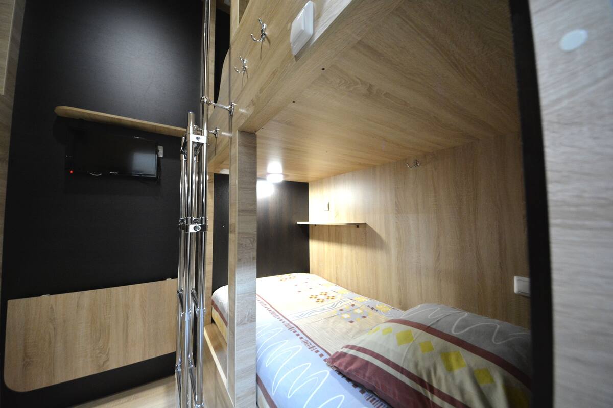 Economy Double or Twin Room | Seterika/papan seterika, Wi-fi percuma, cadar katil