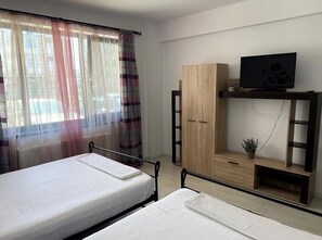 2 bedrooms, in-room safe, soundproofing, iron/ironing board - Breeze & Bliss by the Beach Mirage, Self Check-in (Mamaia-Sat)
