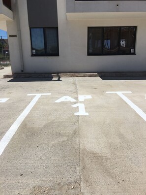 Property grounds - Breeze & Bliss by the Beach Mirage, Self Check-in (Mamaia-Sat)