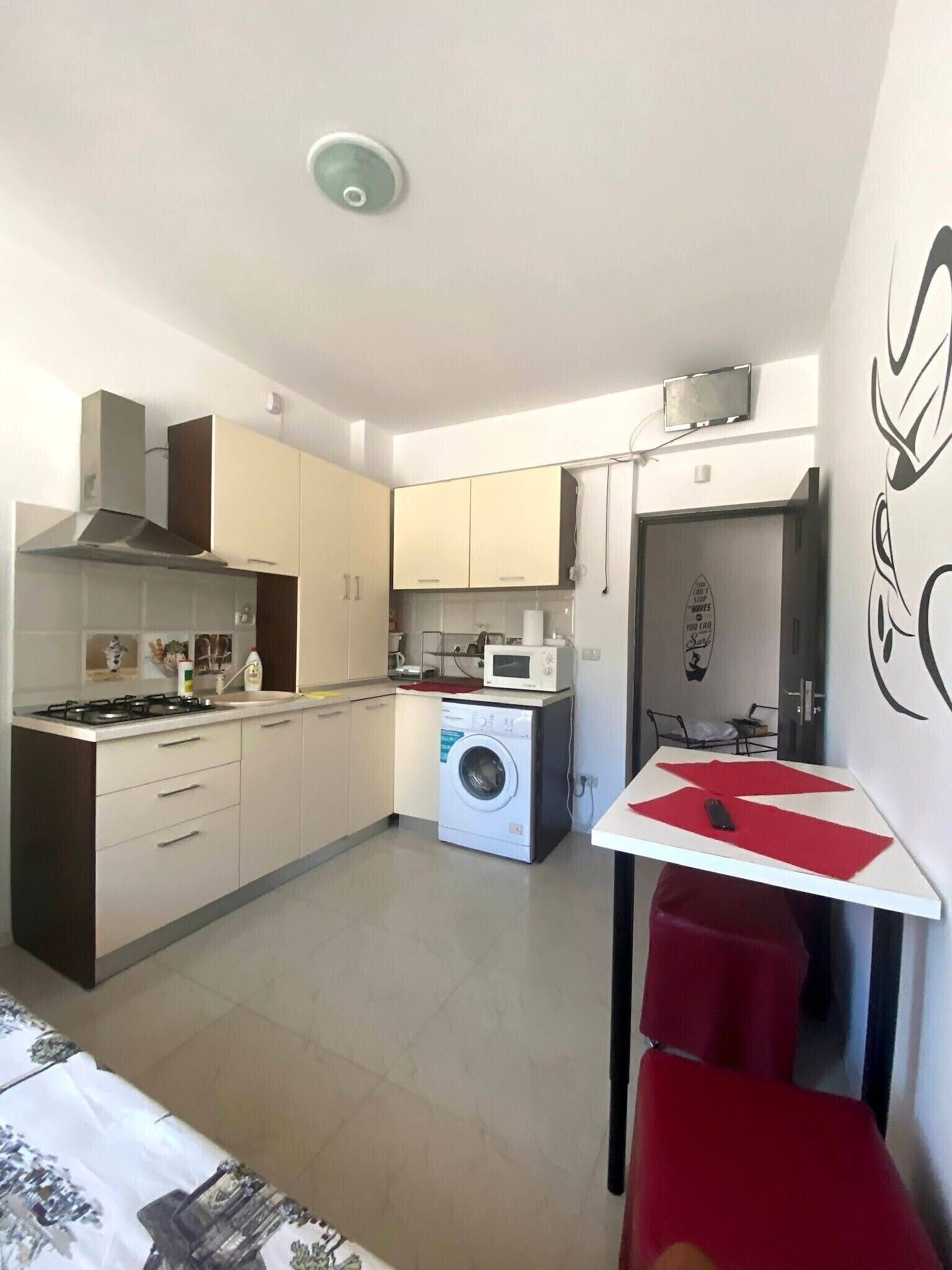 Fridge, microwave, oven, coffee/tea maker