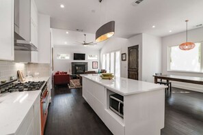 Fridge, microwave, oven, stovetop - Beautifully remodeled home 1 block from South Congress, Spacious, Well-lit with open floor plan (Austin)