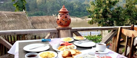 Spécialités cuisine locale et internationale