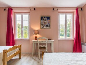 3 dormitorios, wifi gratis, ropa de cama