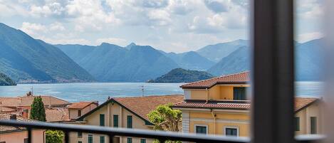 Panoramic Apartment, 1 Bedroom, Lake View (1) | Individually decorated, individually furnished, iron/ironing board