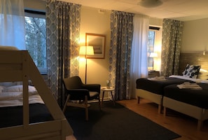 Family Room, Multiple Beds (XL) | Room amenity