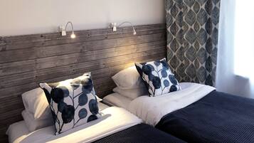 Senior Double Room, 2 Twin Beds | Blackout drapes, soundproofing, iron/ironing board, free WiFi