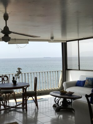 Family Apartment, 3 Bedrooms, Connecting Rooms, Ocean View | Balcony - La Siesta (Salinas)