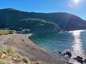 Una spiaggia nelle vicinanze