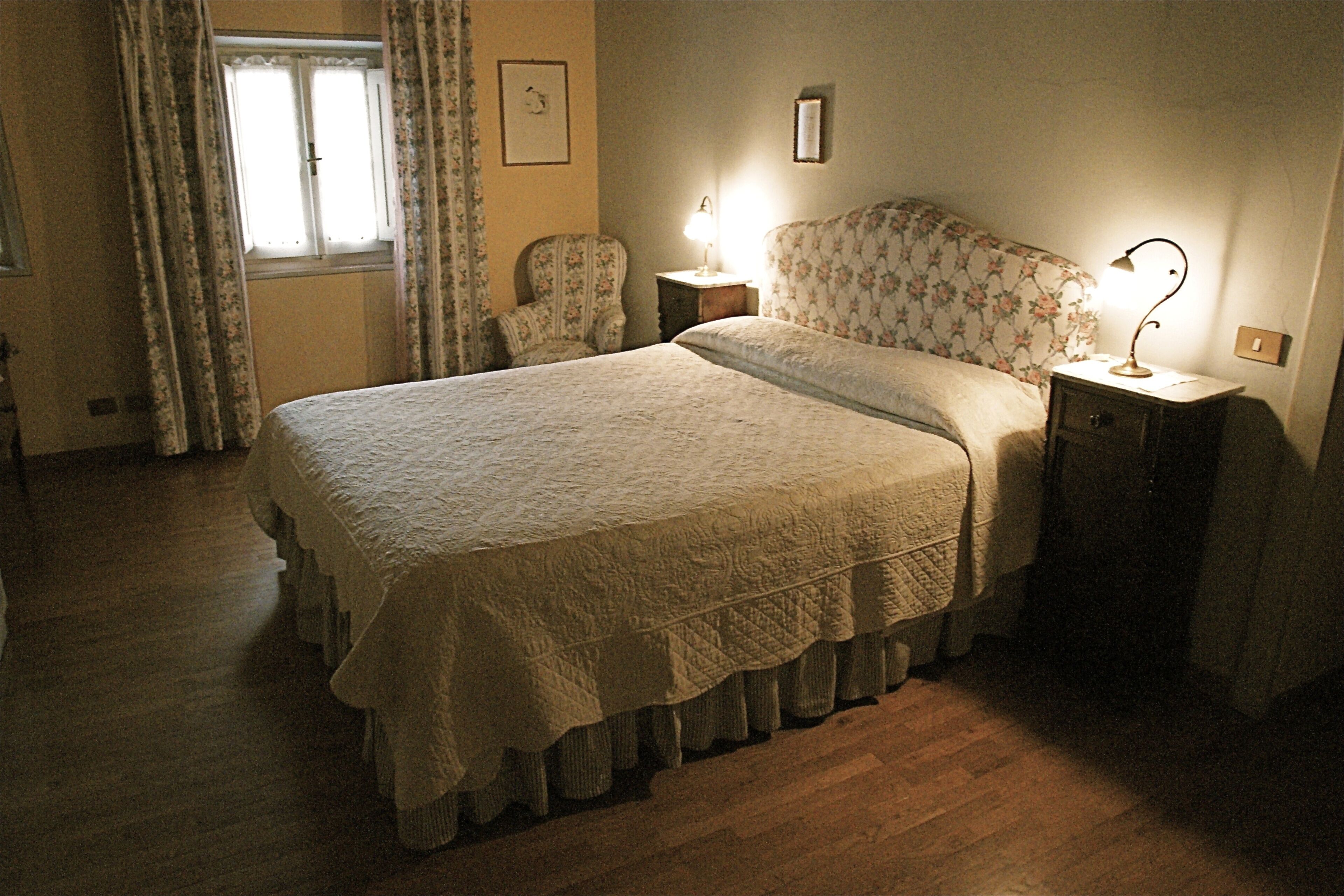 Independent Suite with its own entry and private terrace, halfway Lucca/Florence