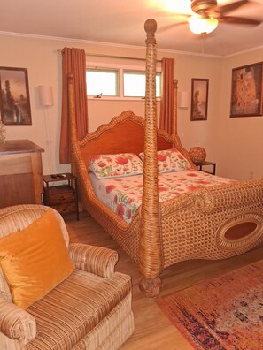 3 bedrooms, desk, iron/ironing board, free WiFi