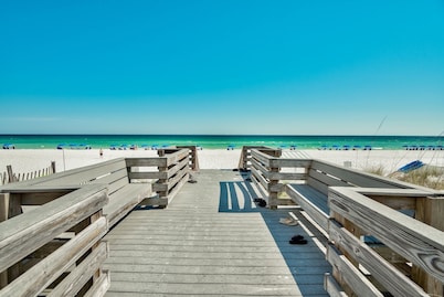 Gulfgate Unit 105, it is " A Little Piece of Heaven"