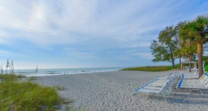 2 BR Beach front villa with enclosed lanai overlooking the pool