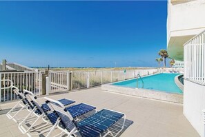 Innendørsbasseng og utendørsbasseng