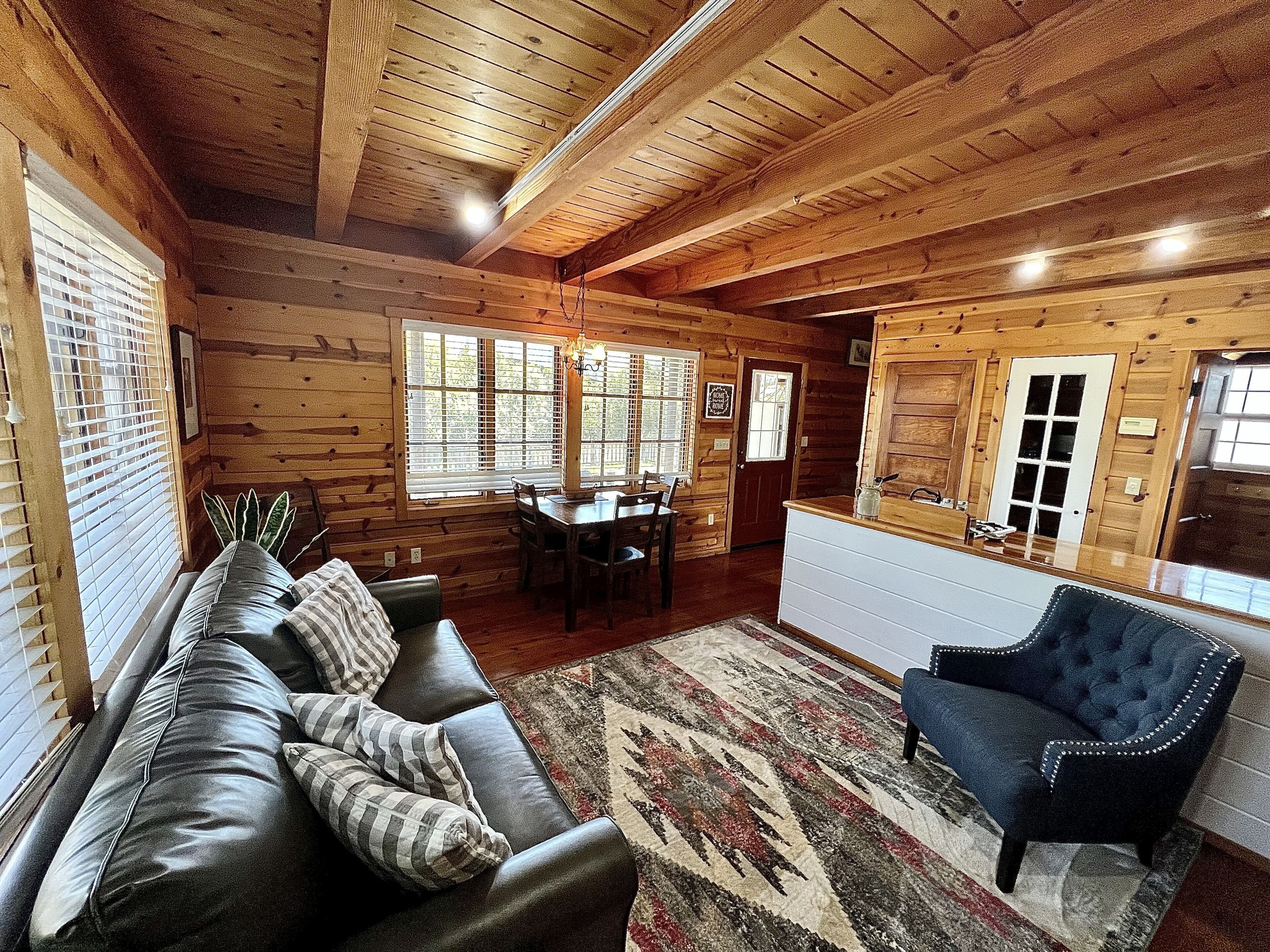 The Meyers Ranch Cabin - Starlink WiFi 