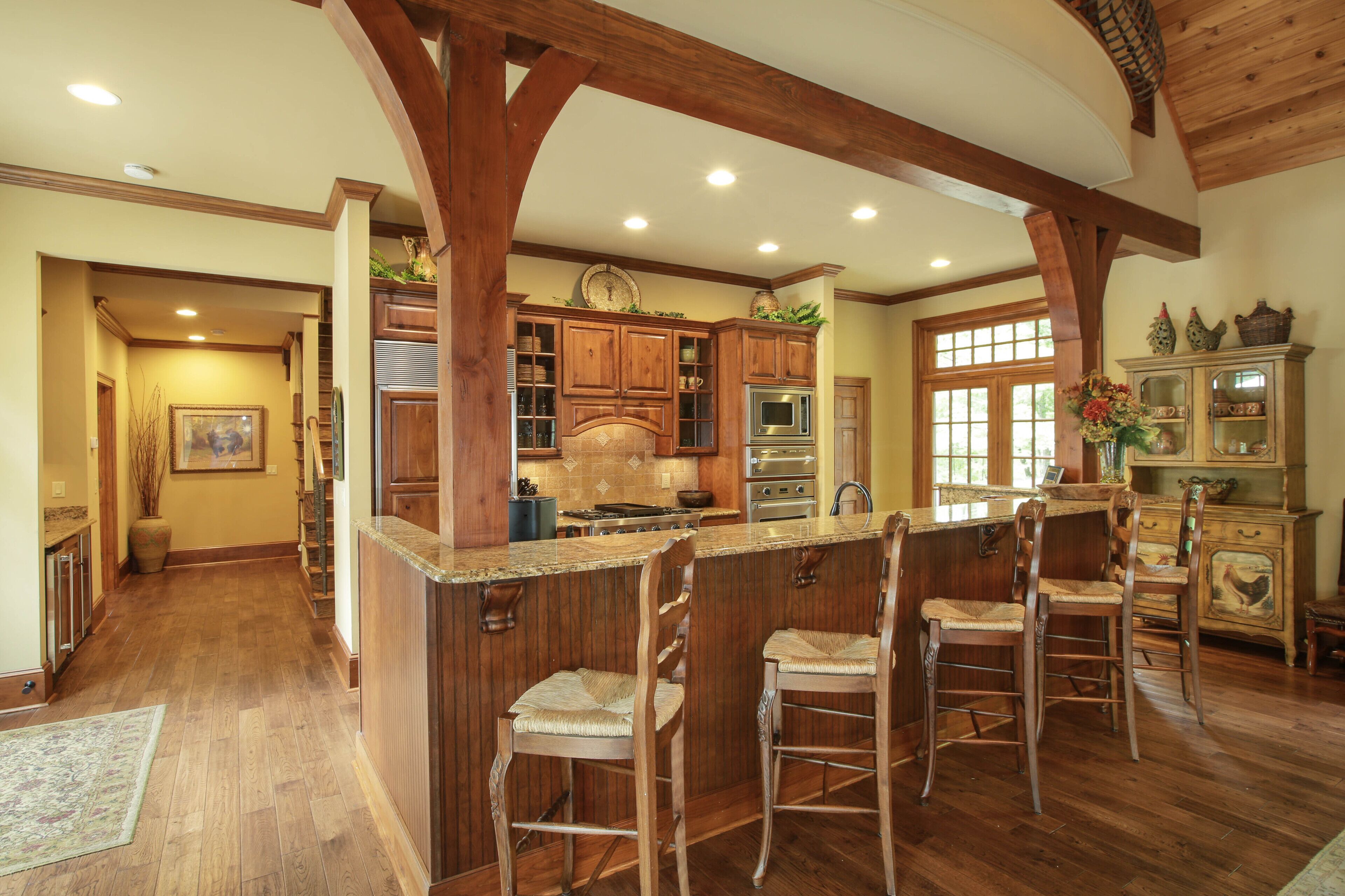 Large,Luxury,Lake front,7BR/7BA+2 HalfBA,Family Friendly, close to all amenities