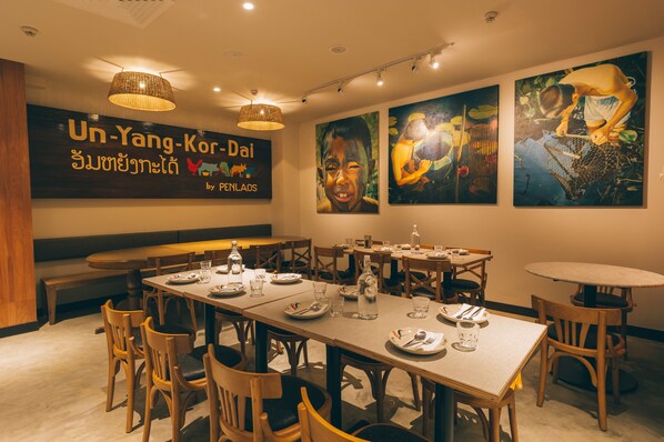 Breakfast area - Wanderloft Capsule Hostel (Singapore)