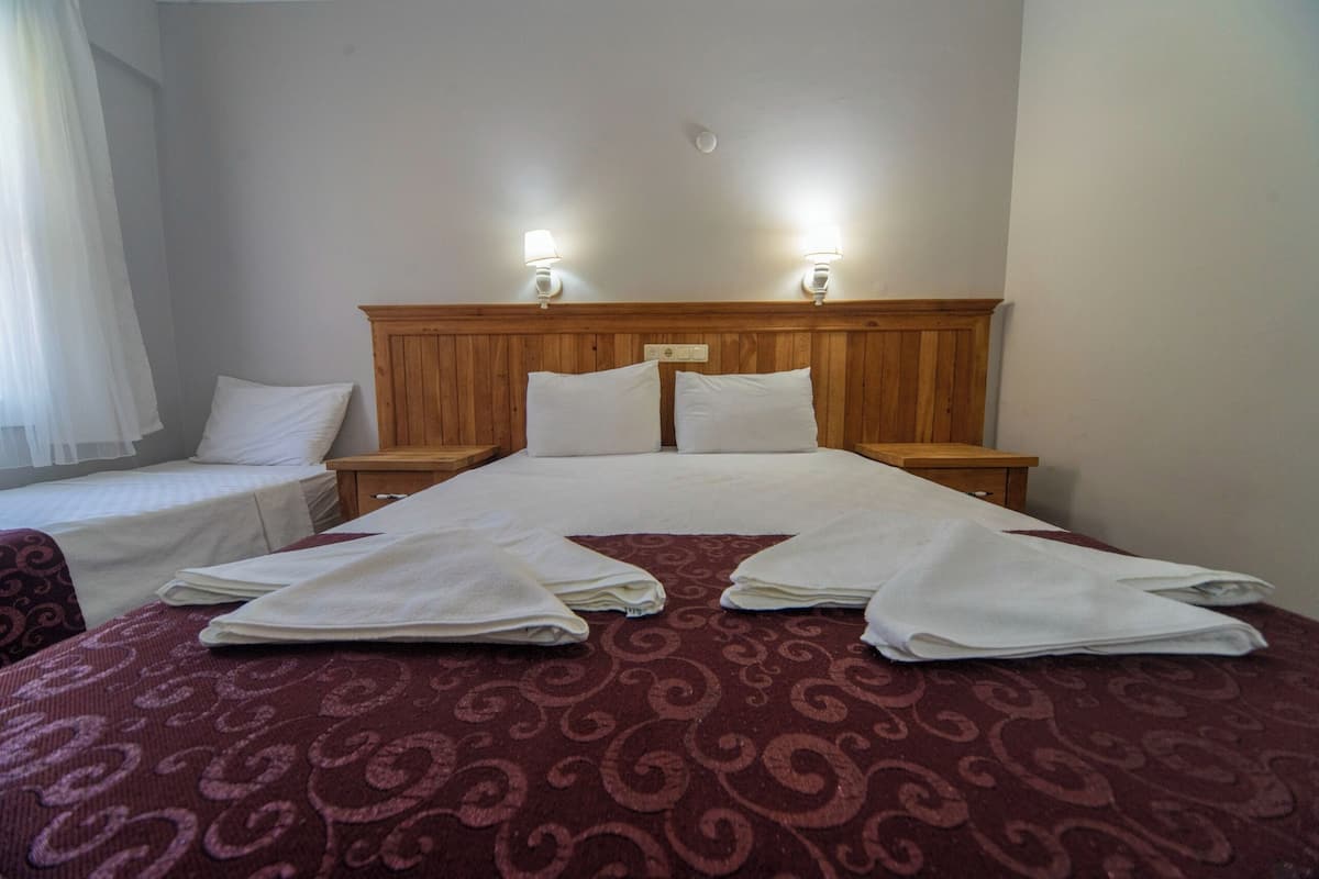 Camera Superior, vista mare | 1 camera, biancheria da letto di alta qualità, minibar, una scrivania