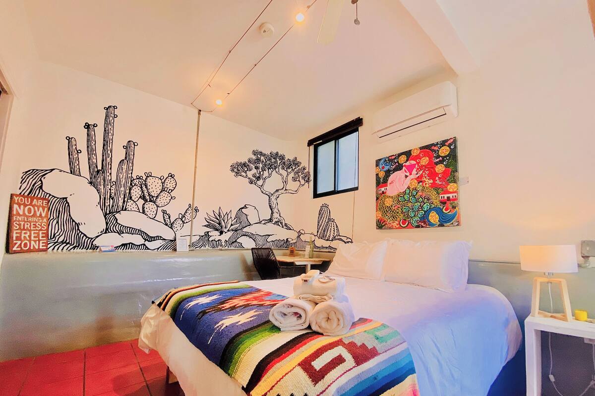 1 bedroom, individually decorated, individually furnished