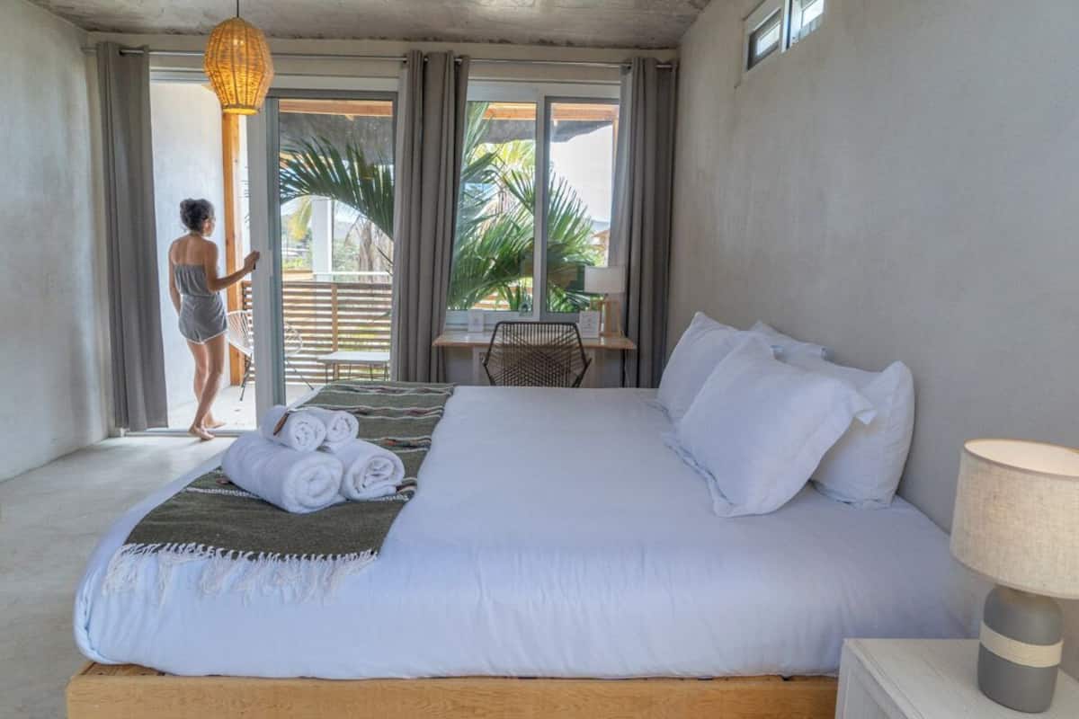 Large Ensuite Room with Private Balcony