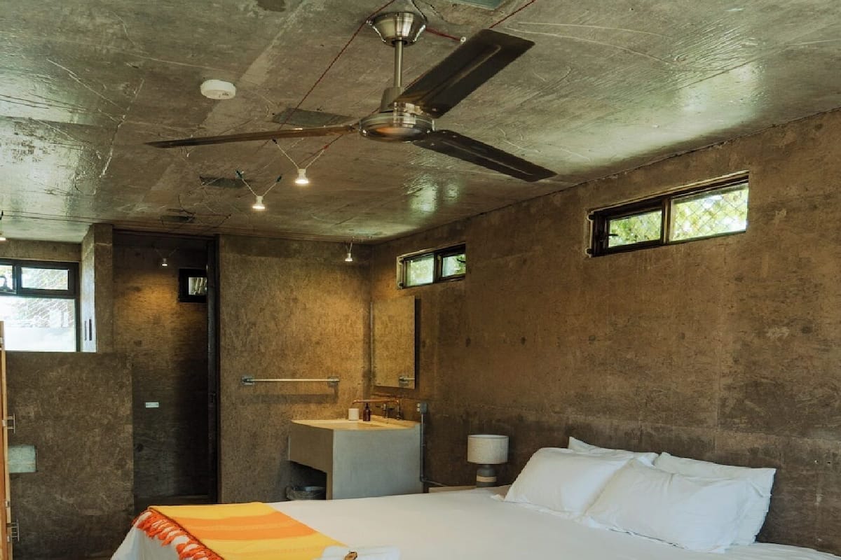 Large Ensuite Room with Terrace