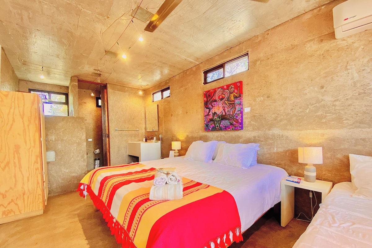 1 bedroom, individually decorated, individually furnished