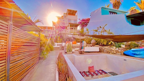 Perro Surfero Hotel Boutique - Todos Santos, BCS