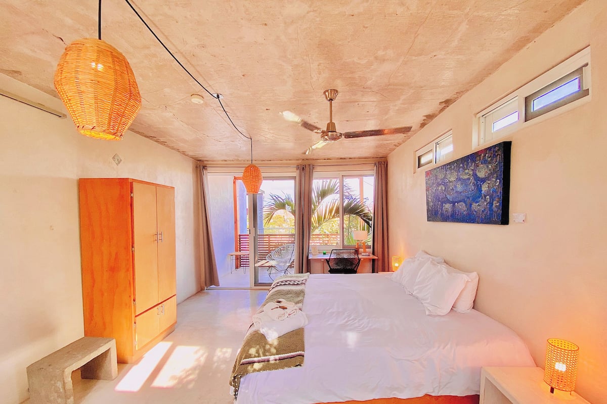 1 bedroom, individually decorated, individually furnished