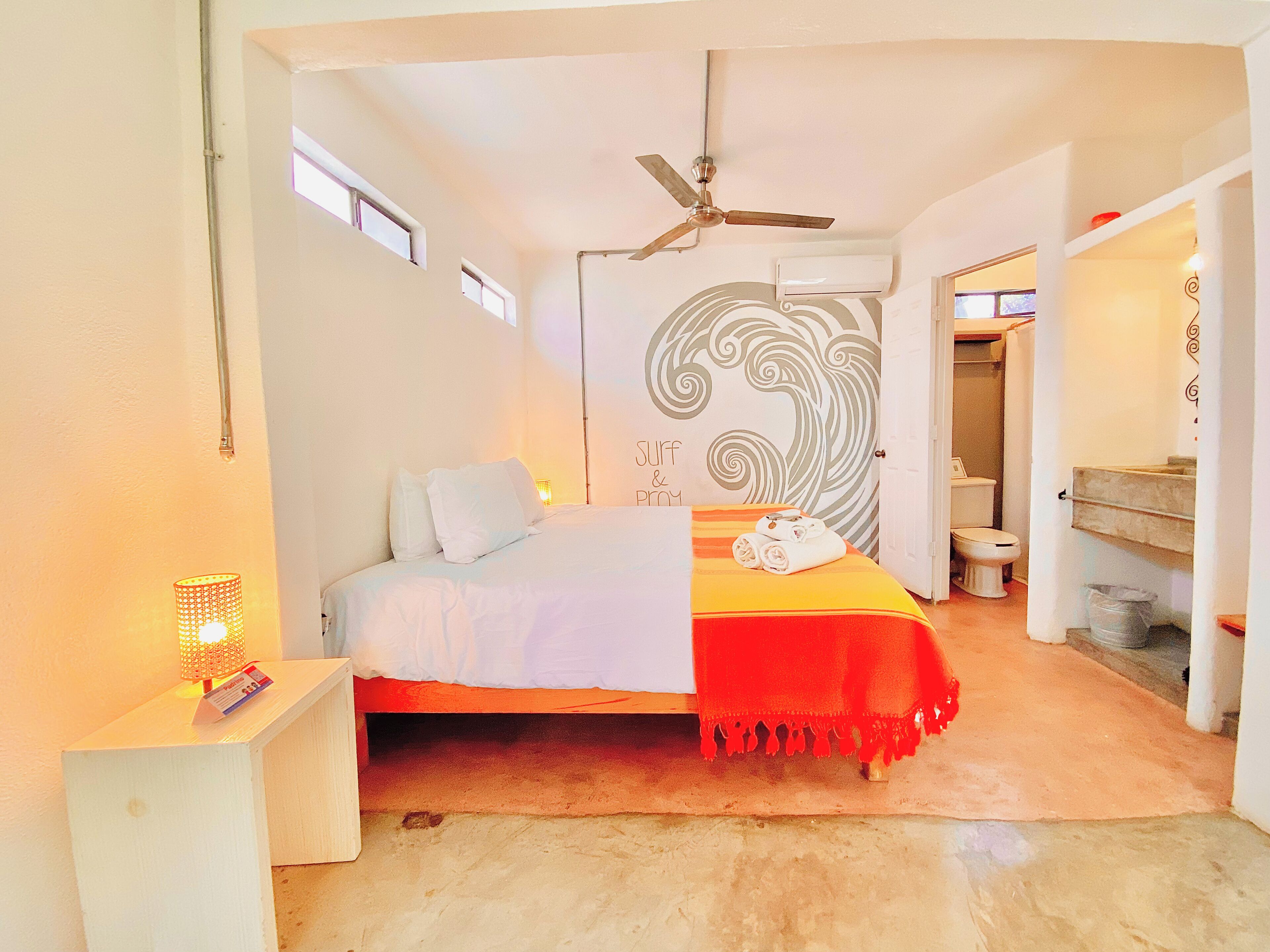 Exclusive Double Room 3 | Bathroom | Shower, rainfall showerhead, free toiletries, towels