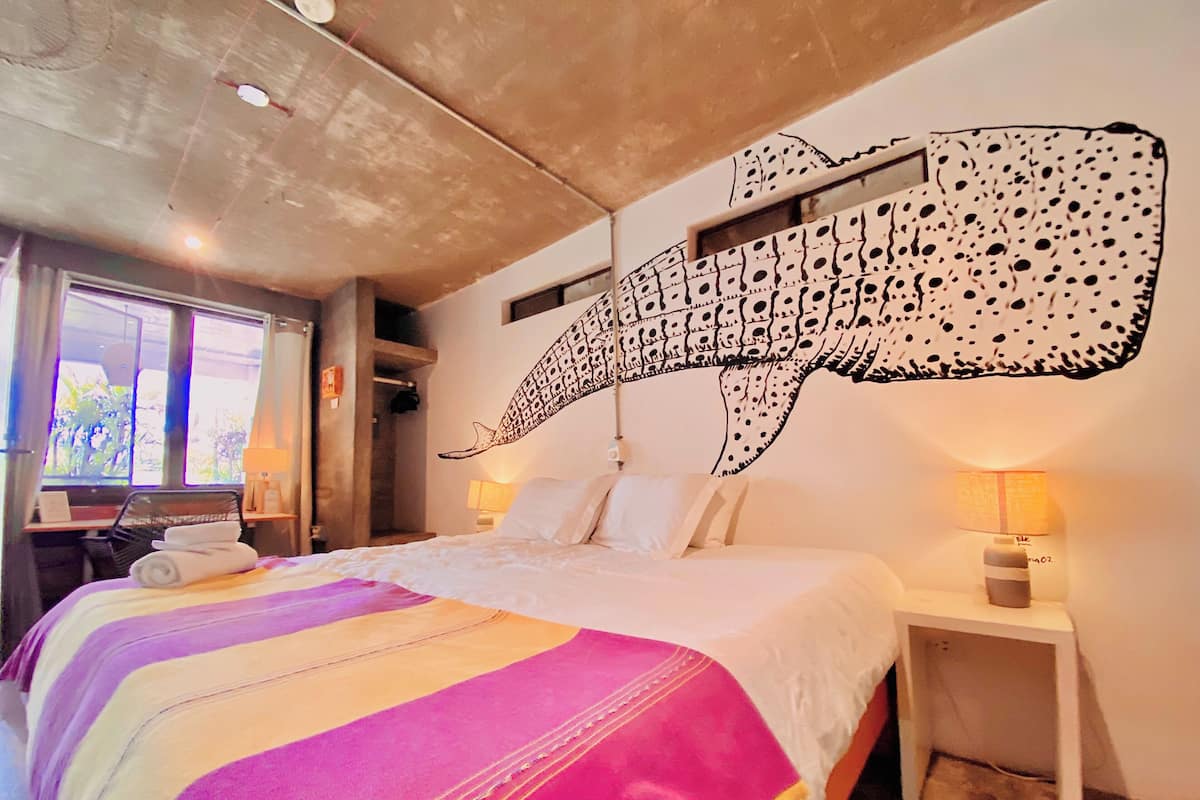 1 bedroom, individually decorated, individually furnished