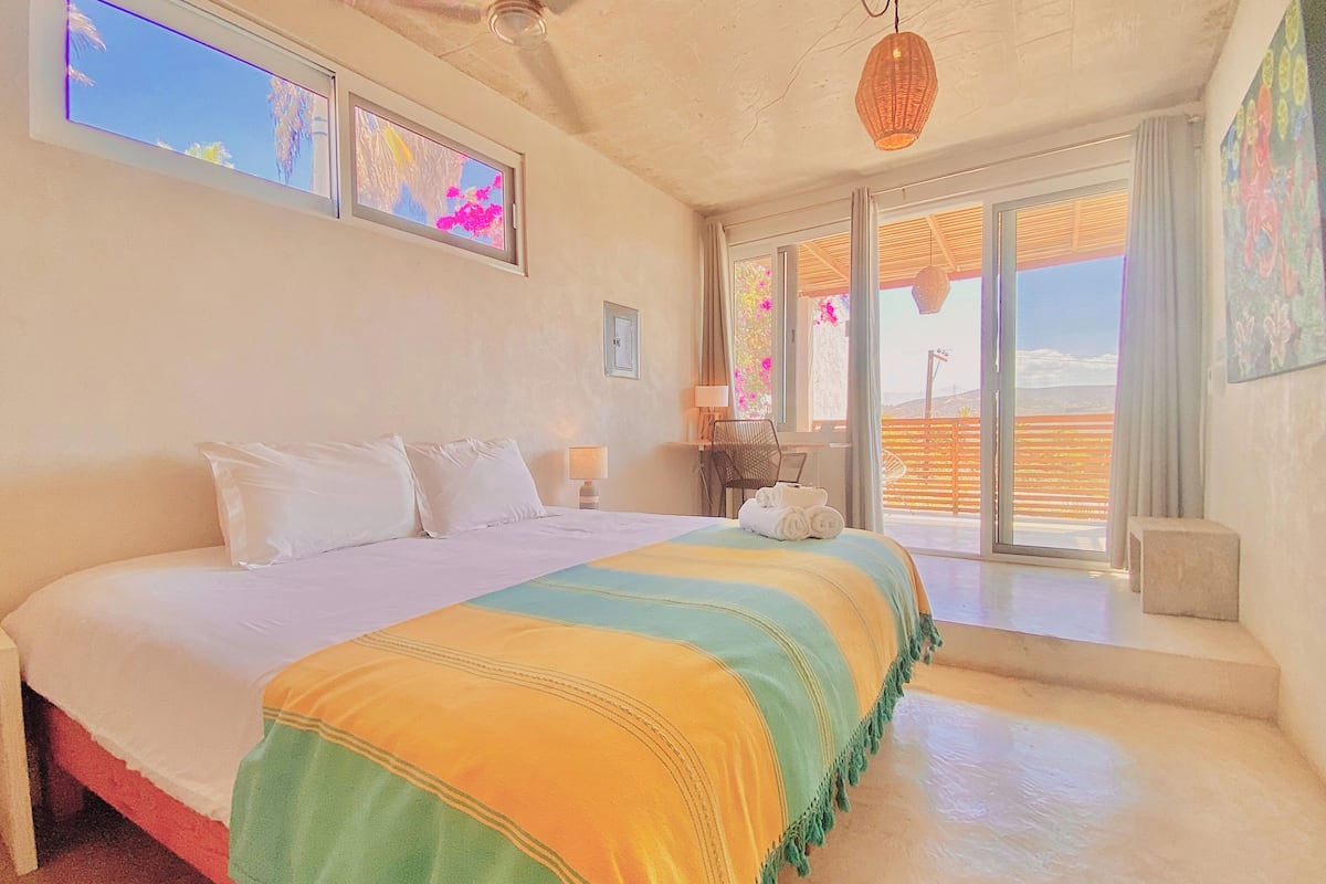 1 bedroom, individually decorated, individually furnished