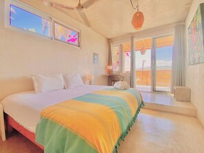 1 habitación, decoración personalizada y muebles diferentes 