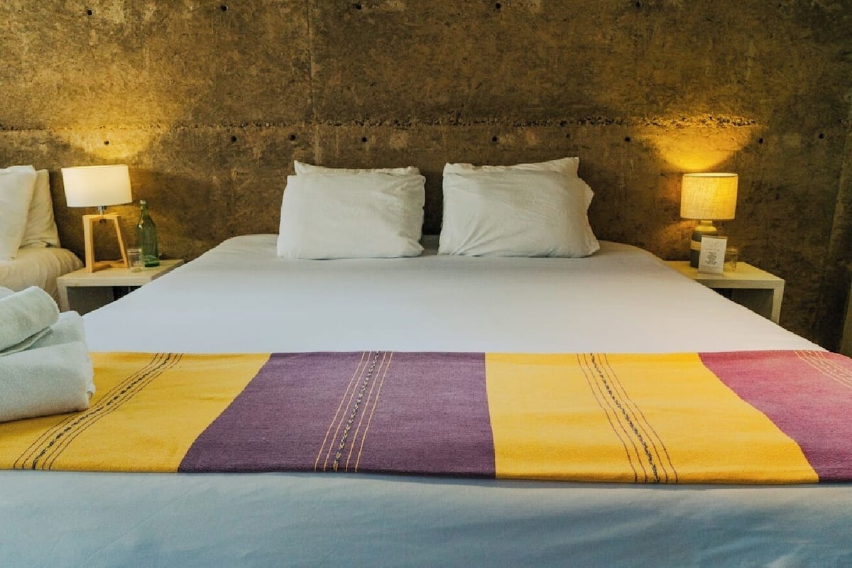 Deluxe Double Room, Terrace | 1 bedroom, individually decorated, individually furnished, desk