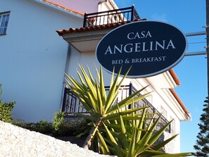 Front of property - Pensión Casa Angelina (O Grove)