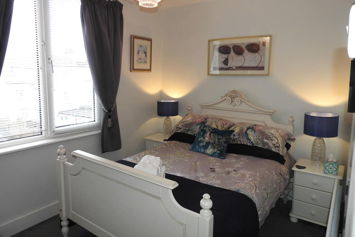 Chambre Deluxe double, salle de bain attenante | Accès au Wi-Fi (inclus)