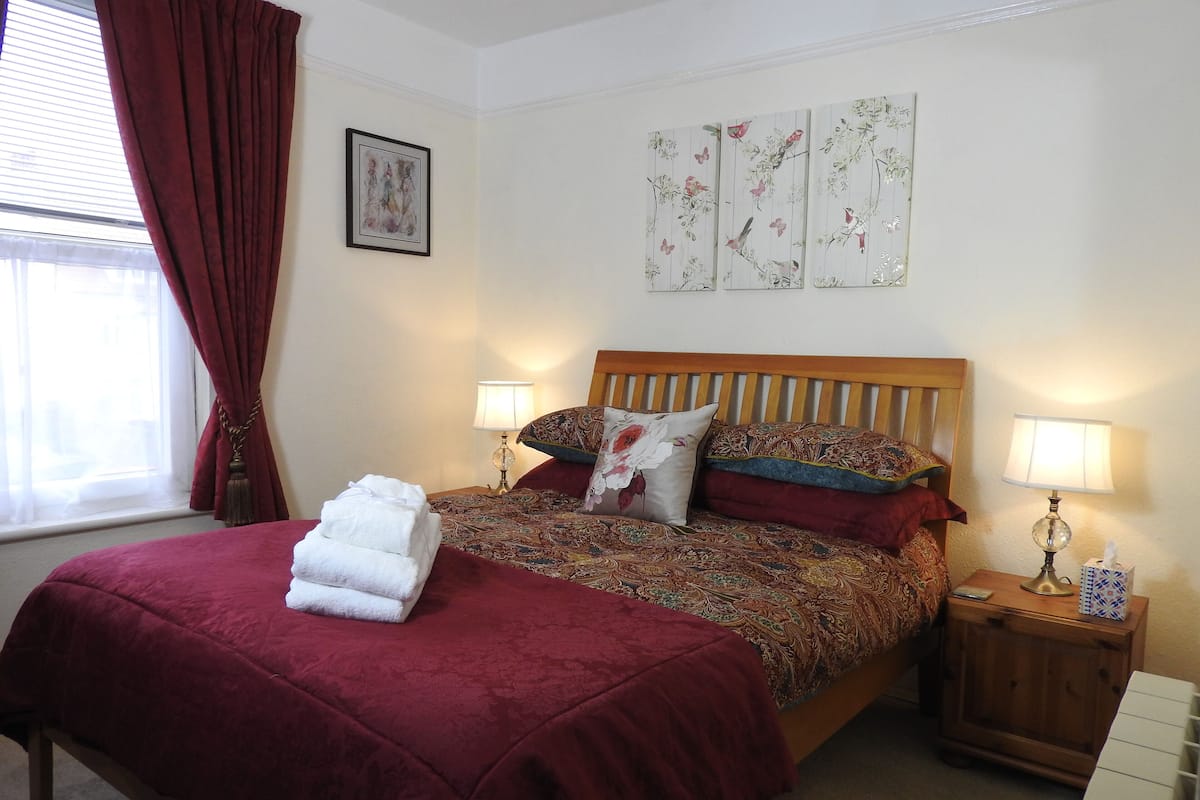 Chambre Confort double, salle de bain attenante | Accès au Wi-Fi (inclus)