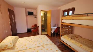 Family Quadruple Room, Multiple Beds | Desk, soundproofing, cribs/infant beds, free WiFi