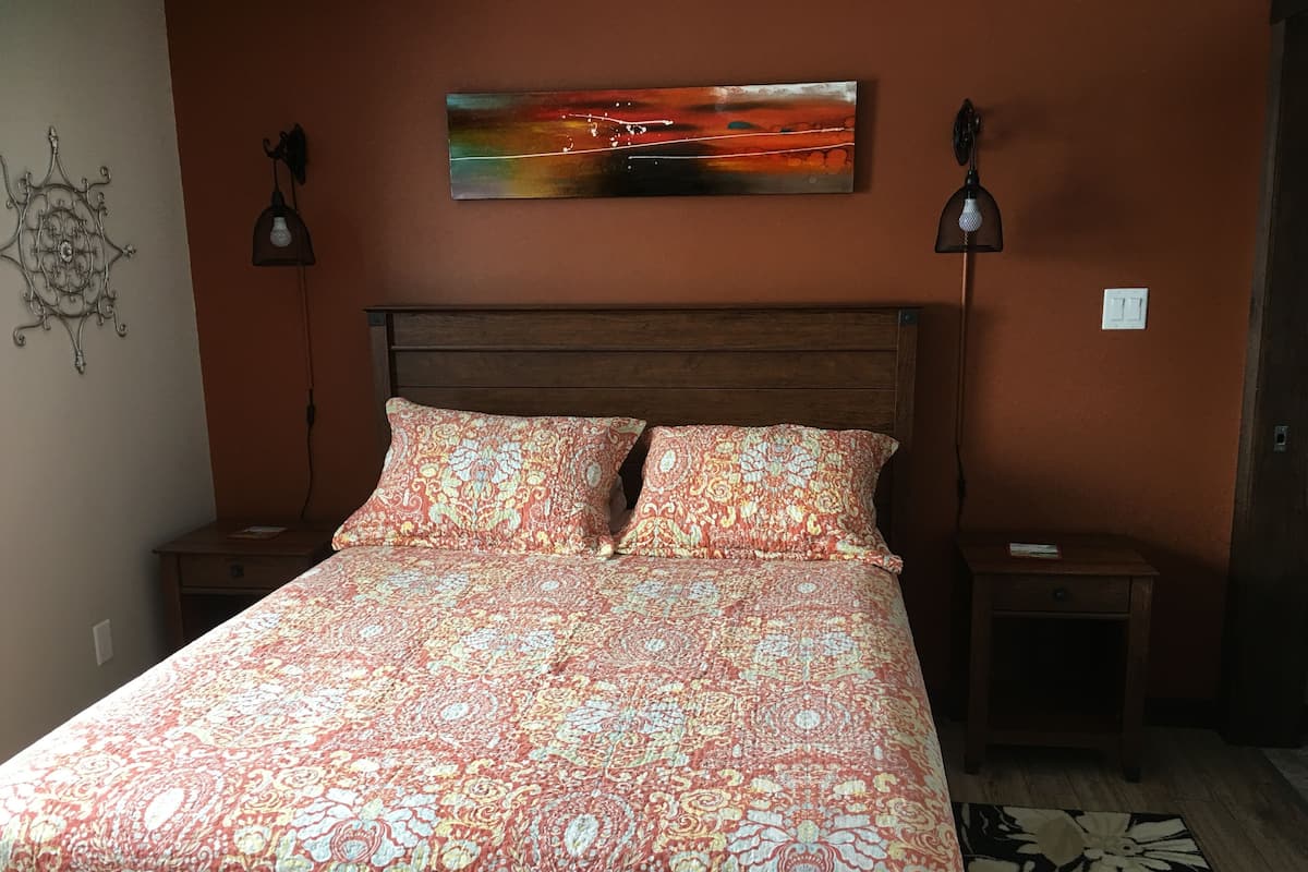 Deluxe Room, 1 Queen Bed, Patio (Humpback) | Egyptian cotton sheets, premium bedding, individually decorated