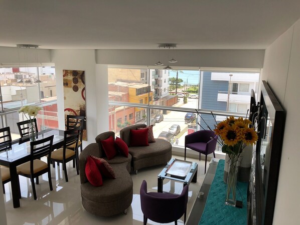 TV, DVD player, stereo - new Apartment in Ocean view close to Miraflores in Magdalena del Mar (Magdalena del Mar)