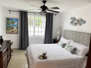 2 bedrooms, iron/ironing board, travel cot, WiFi - Beachfront Paradise With Breathtaking Ocean Views!Private access to Beach. Wifi (Mar Chiquita Manati)