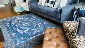 Smart TV, fireplace, books